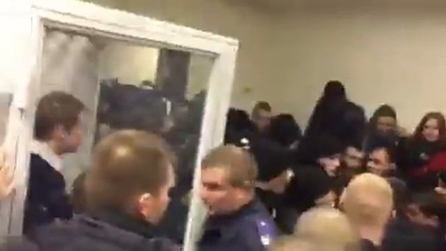 Андрія Медведька б'ють беркута смотреть онлайн
