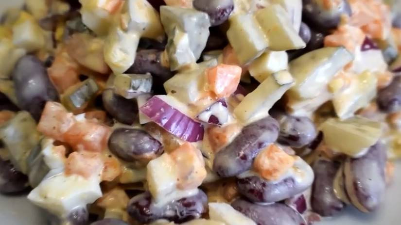 Обалденно вкусный и полезный салат из фасоли. Едим салат и оздоравливаемся! смотреть онлайн