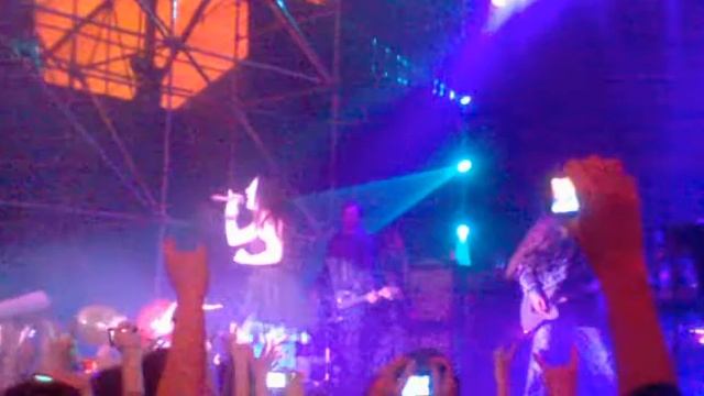 Evanescence - Going Under (live in Spb GlavClub 26/06/2012) смотреть онлайн