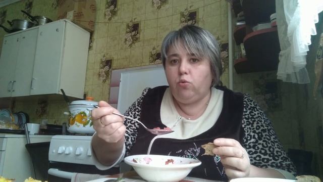 Небольшой мукбанг смотреть онлайн