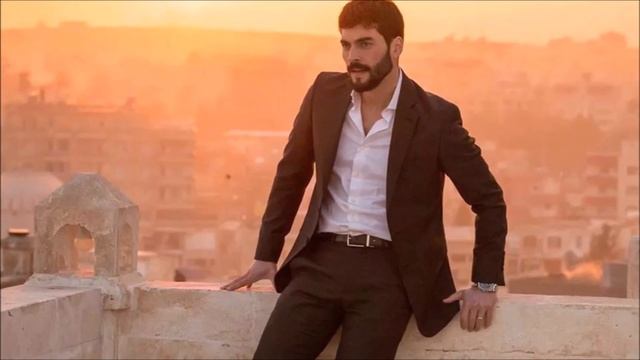 Akın Akınözü Última hora смотреть онлайн