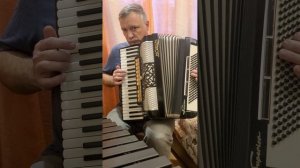 Шикарный  аккордеон Horch 4-х голосный Мюзетный