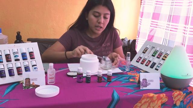 Preparando Gel antibacterial con aceites esenciales смотреть онлайн