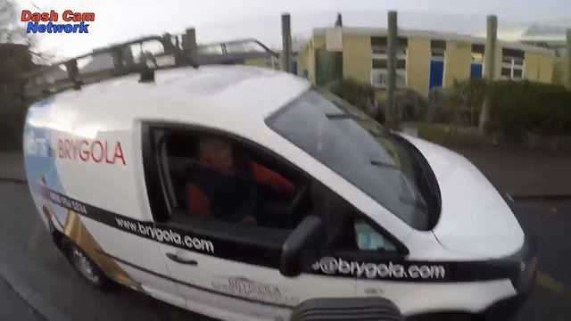 Caught Peeing In Street Outside School By Cam Wearing Cyclist смотреть онлайн