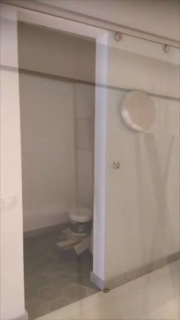 Дверь в гардероб