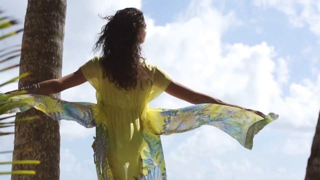 KOM Summer Campaign ft. Barbara Fialho смотреть онлайн