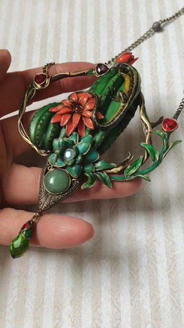 Necklace with cactus and Lizard, Lizard Necklace,Salamander Animal charm,Reptile смотреть онлайн