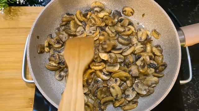 Самый простой и вкусный Рецепт из ГРИБОВ на Завтрак. Как правильно жарить шампиньоны смотреть онлайн