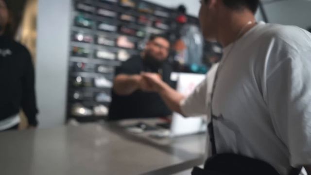 I BOUGHT THE CHEAPEST SUPREME ITEMS IN LOS ANGELES (UNDER $100) смотреть онлайн