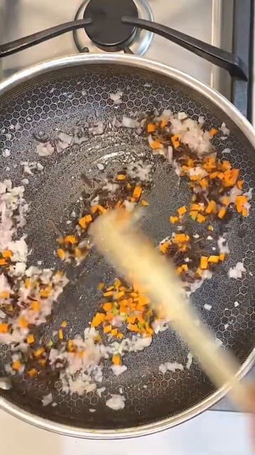 Vietnamese Crispy Sticky Rice - Xoi Chien