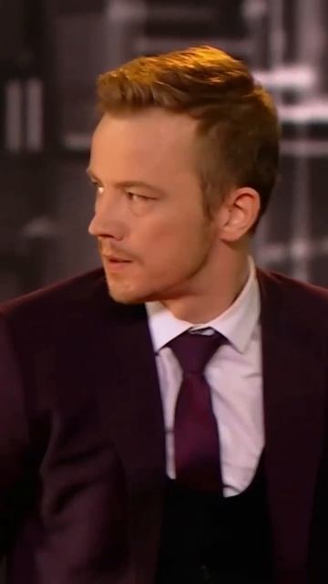 устроили скандал прямо на сцене смотреть онлайн