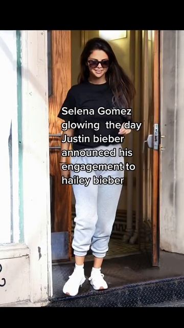 Selena Gomez look when Justin Bieber announced his engagement to Hailey Bieber смотреть онлайн