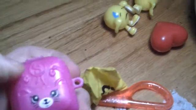 Відкриваємо емоджі і Shopkins. смотреть онлайн