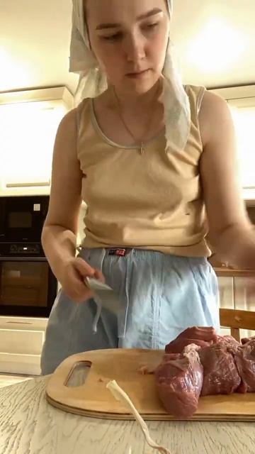 Готовлю теплый салат с говядиной и баклажанами,нужен рецепт пиши,так же рада каждому кто подписался