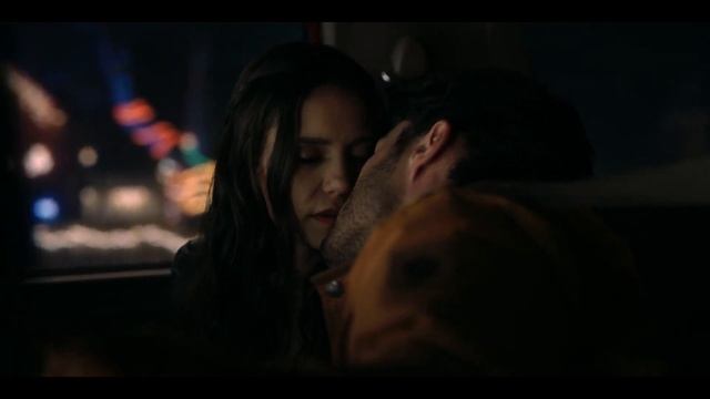 Love Hard / Kiss Scene - Natalie and Tag (Nina Dobrev and Darren Barnet) смотреть онлайн
