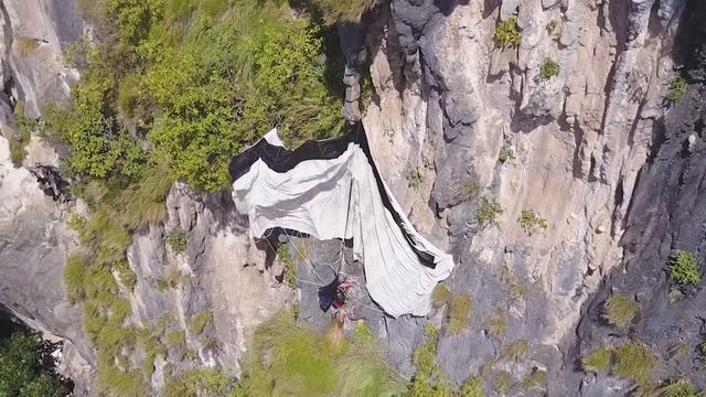 Base Jump FAIL ‼ Tonsai Thailand смотреть онлайн