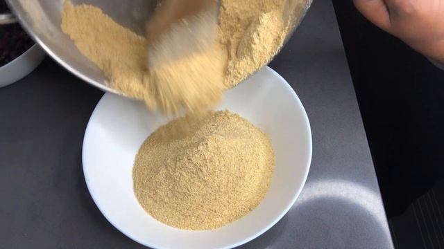 HOW TO MAKE GHANAIAN TRADITIONAL CORNMEAL APRAPRANSA FROM SCRATCH #GHANASTYLE #VLOGMAS #HOLIDAYS смотреть онлайн