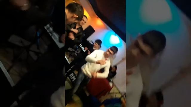 Танцует смотреть онлайн