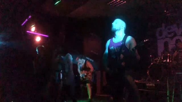 Devil Sold His Soul - Drowning/Sinking (Live @Tarantul club) смотреть онлайн