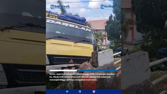 Truk Muatan 8 Ton Barang Bekas Terjungkal Hingga Ke Kantor Bapas смотреть онлайн