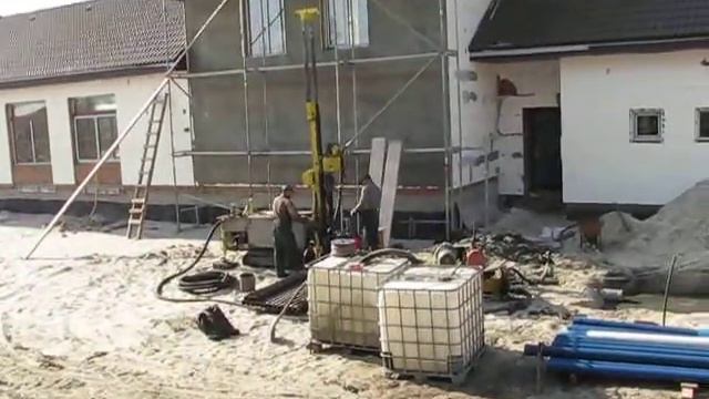 Burenie_vodyanyh_skvazin.avi