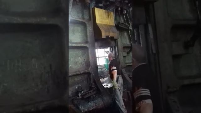 Пятитонный молот. смотреть онлайн