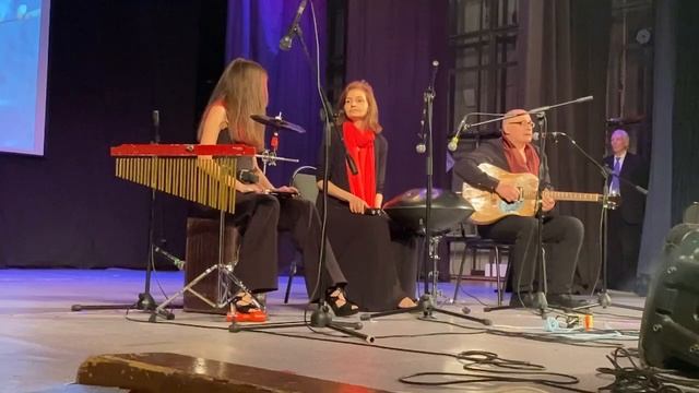 Виктор Воронов, Татьяна Елецкая, Ирина Бекпергенова. 25.03.23, в концерте "Знай наших", Самара смотреть онлайн