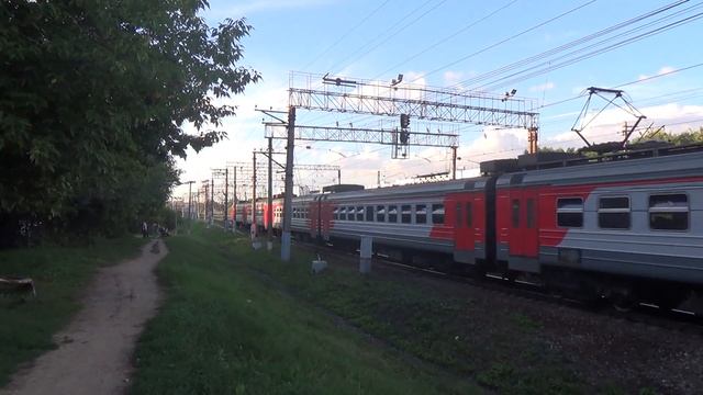 Электропоезд ЭД4М-0432 и приветливая бригада смотреть онлайн