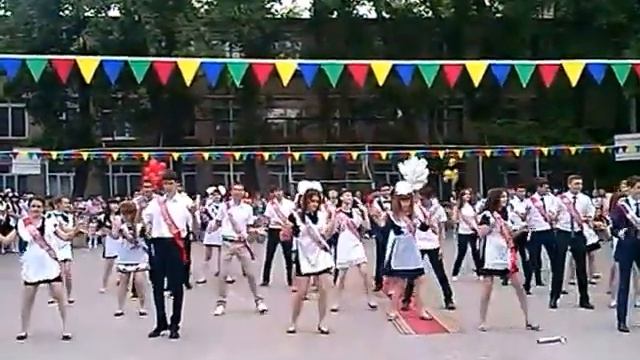 флешмоб СОШ№1 11А,Б 2013 смотреть онлайн