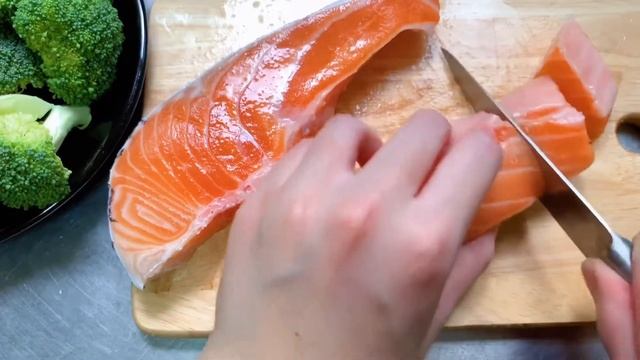 【淑貞媽媽教我做】減醣料理「鮭魚炒時蔬」，懶人健康管理法必學！ смотреть онлайн