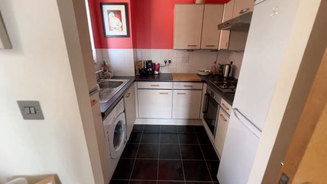 A lovely one bedroomed & fully furnished flat for rent in Erebus Drive, West Thamesmead. River view смотреть онлайн