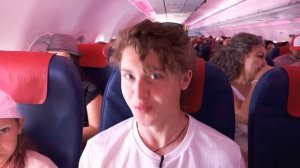 НЕ ответишь - Наказание ЩЕКОТКА!!!/Щекотка с вопросами в самолёте 7 серия/Катомишка челлендж