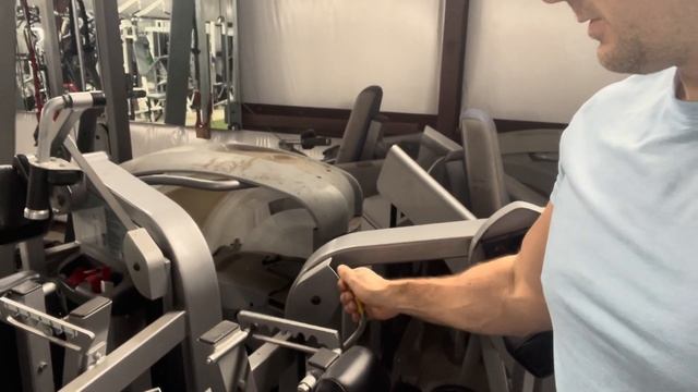BEST bicep machine on the market??? Nautilus Nitro Bicep Curl смотреть онлайн
