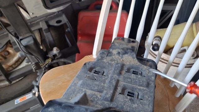 Jeep Wrangler JK Evap Canister removal the RIGHT WAY. смотреть онлайн