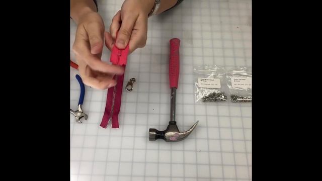 Don't be scared of using metal zippers in your sewing projects! смотреть онлайн