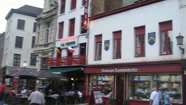 Antwerpen Centre Centrum plein voor kathedraal 360° смотреть онлайн