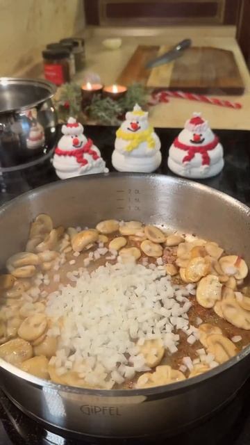 Цыпленок в сливочном-грибном соусе смотреть онлайн