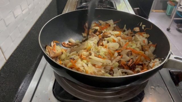 ปอเปี๊ยะทอดเจ เคล็ดลับทำให้กรอบและไม่อมน้ำมัน