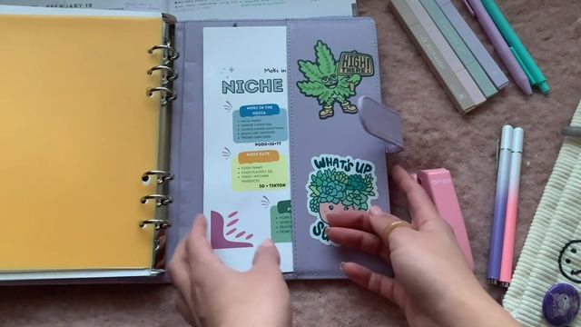 Setting Up My New A5 Binder! смотреть онлайн