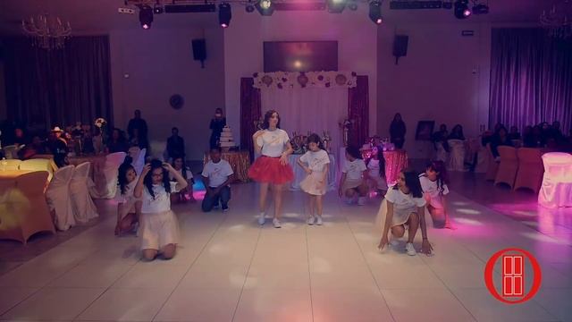 Baile Sorpresa INNA- In Your Eyes- Maria Fernanda XV años смотреть онлайн