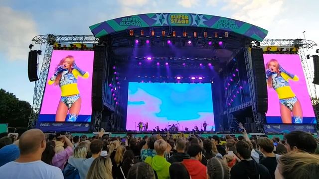 Rita Ora | Megan Thee Stallion | Superbloom смотреть онлайн