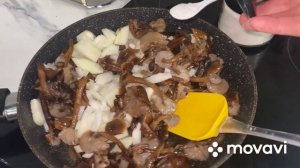 Жареные опята с луком и картошечкой