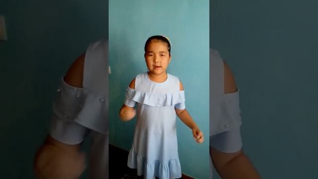 Алпамыс батыр жырын жатка айтушы Бәкірқызы Анель