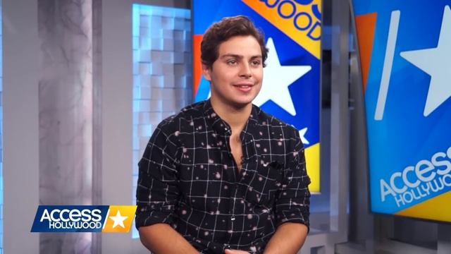 Jake T. Austin On His Lasting Friendship With Selena Gomez & David Henrie смотреть онлайн
