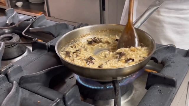 How to cook Best Mushroom Risotto🪨🍲 | perfect Recipe for Italian risotto rice | desivloger смотреть онлайн
