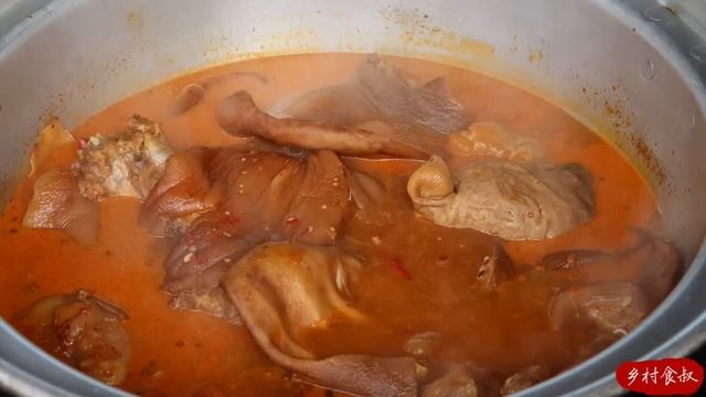 Pig Ears, Elbow, Stomach, makes THE BEST Appetizers! Fatty and Chewy, Amazing! | Uncle Rural Gourme смотреть онлайн