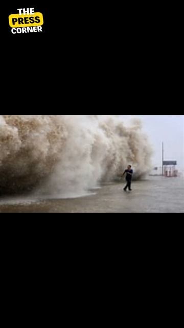 Typhoon Saola makes landfall in southern China as nearly 900,000 people are evacuated. #news #india смотреть онлайн