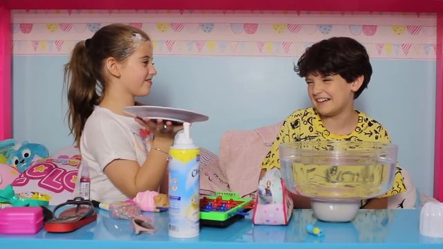 AFUNDA OU BÓIA? (Com Theo Medon) смотреть онлайн