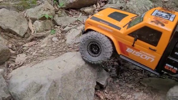 Cross rc Emo XL Bison & Emo X mountain rock crawling