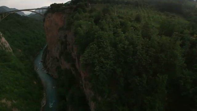 Zip line zaustavljanje kanjon Tara смотреть онлайн